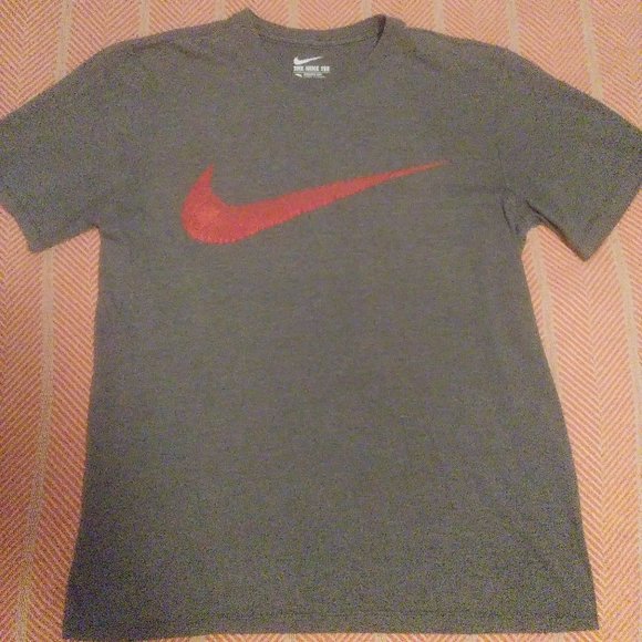 Nike Other - NIKE men's t-shirt size M